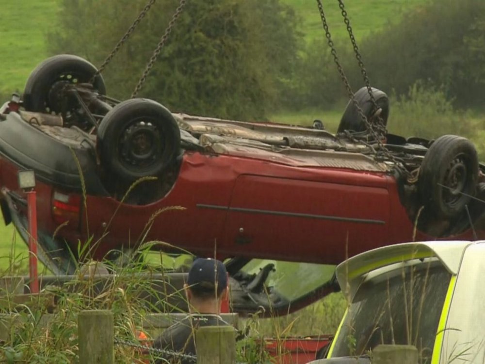 Samochód wpadł do rzeki, ofiara śmiertelna Kierunek Irlandia