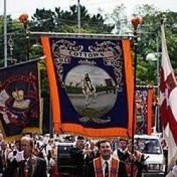 Marsze oranżystów w Irlandii Płn. mniejsze i bardziej lokalne niż zwykle
