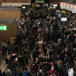 Coraz większe kolejki na lotnisku w Dublinie