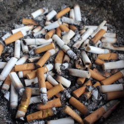 Firmy tytoniowe będą odpowiedzialne za sprzątanie niedopałków