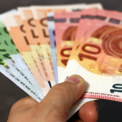 Płaca minimalna wzrośnie o 12,70 euro dziennie