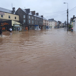 Firmy poszkodowane powodzią w Cork dostaną do 100 tys. euro
