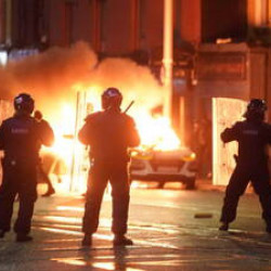 Wiadomo, że już 34 osoby aresztowane po zamieszkach w Dublinie