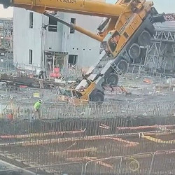 Przewrócił się dźwig na budowie w Dublinie