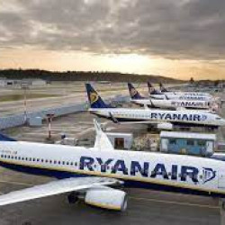 Ryanair ograniczy liczbę lotów. W tym do Warszawy