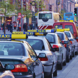 Taksówkarz zapłaci 1600 euro jako zadośćuczynienie za próbę molestowania