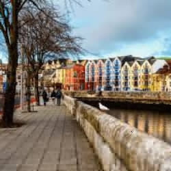 Cork uruchamia strażników miejskich w centrum