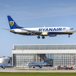 Ryanair tnie połączenia z Francją