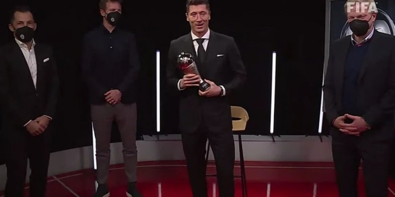Robert Lewandowski wybrany najlepszym piłkarzem świata