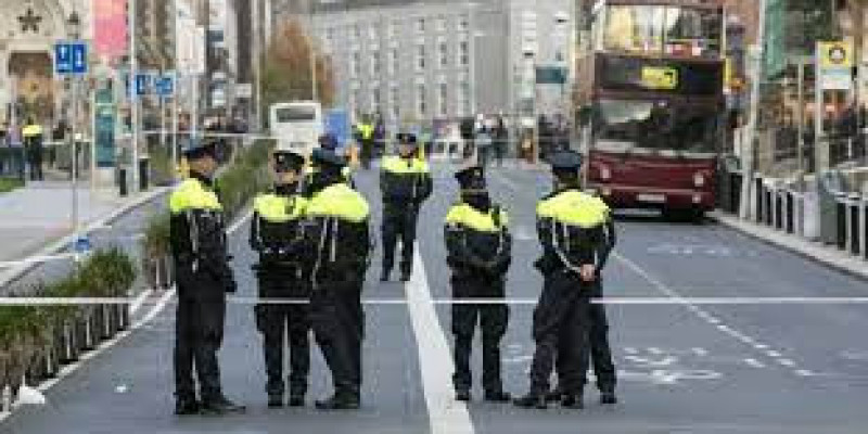Po zamieszkach więcej policjantów w Dublinie