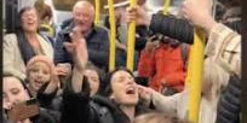 Pasażerowie autobusu w Dublinie odśpiewali Last Christmas