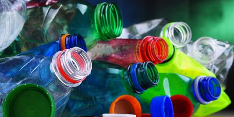 Irlandia od 1 lutego wprowadzi nowy system zwrotu kaucji butelek plastikowych i puszek aluminiowych