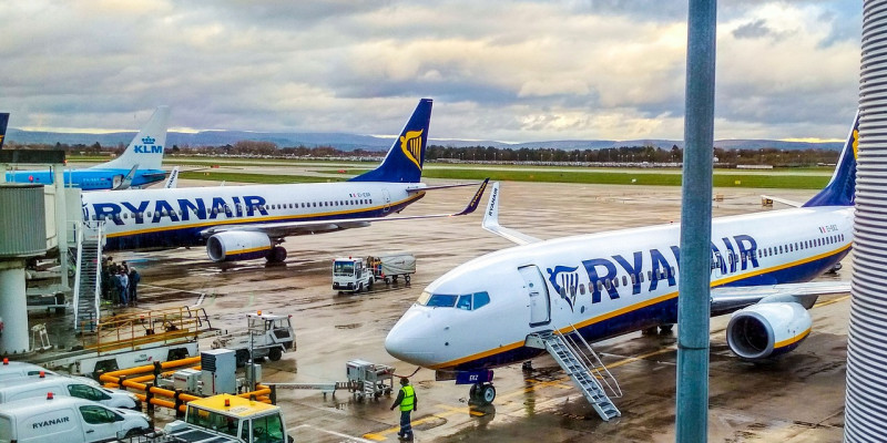 Ryanair wprowadza obowiązkowe cyfrowe karty pokładowe