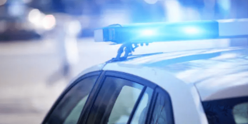 Pościg za pijanym kierowcą w Warszawie. Potrącił policjanta i uszkodził trzy radiowozy