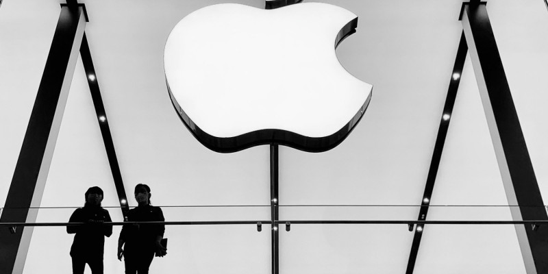Irlandia w końcu otrzymała 13 mld euro od Apple